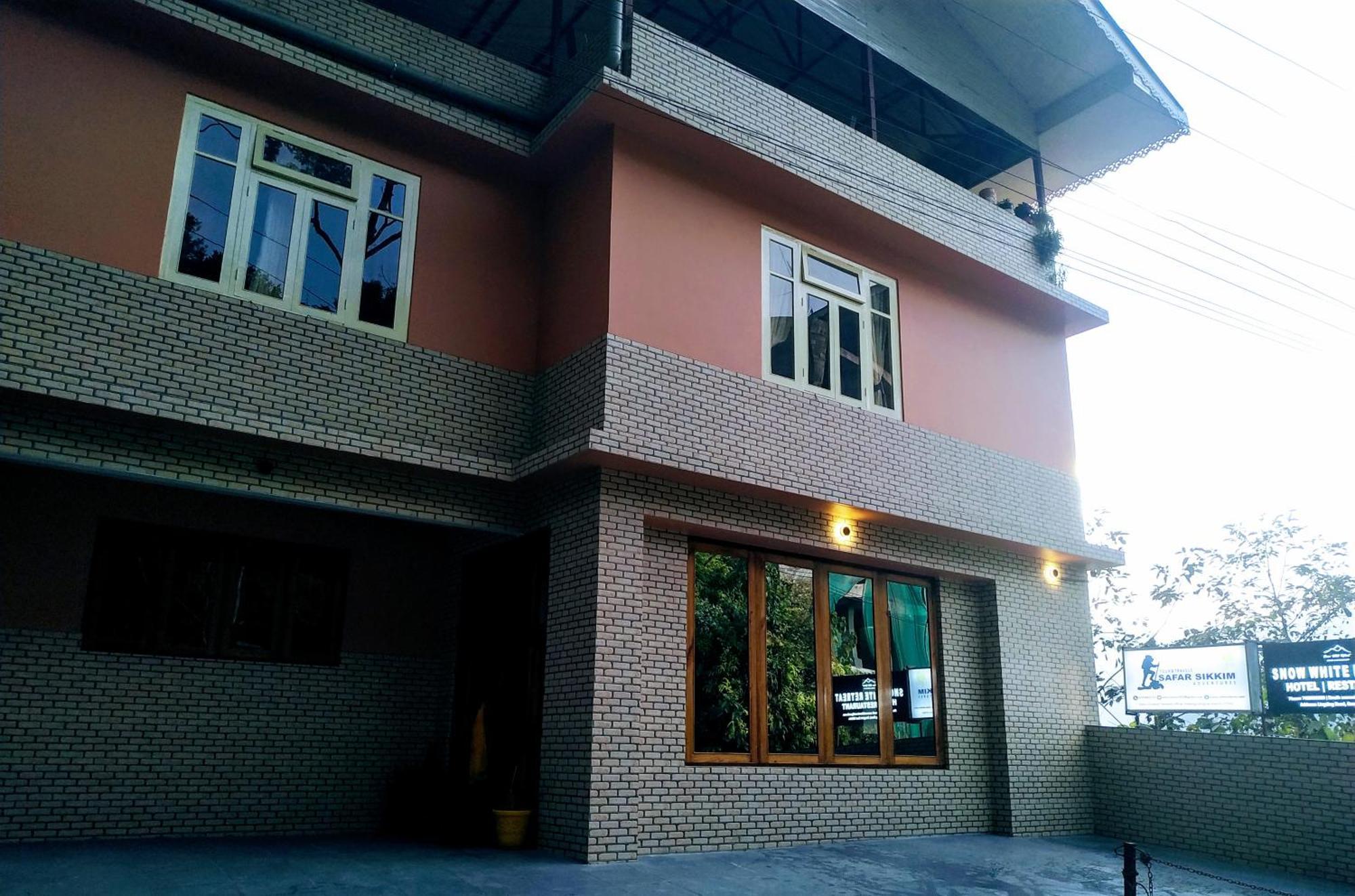 Snow White Retreat Hotel And Restaurant Gangtok Kültér fotó